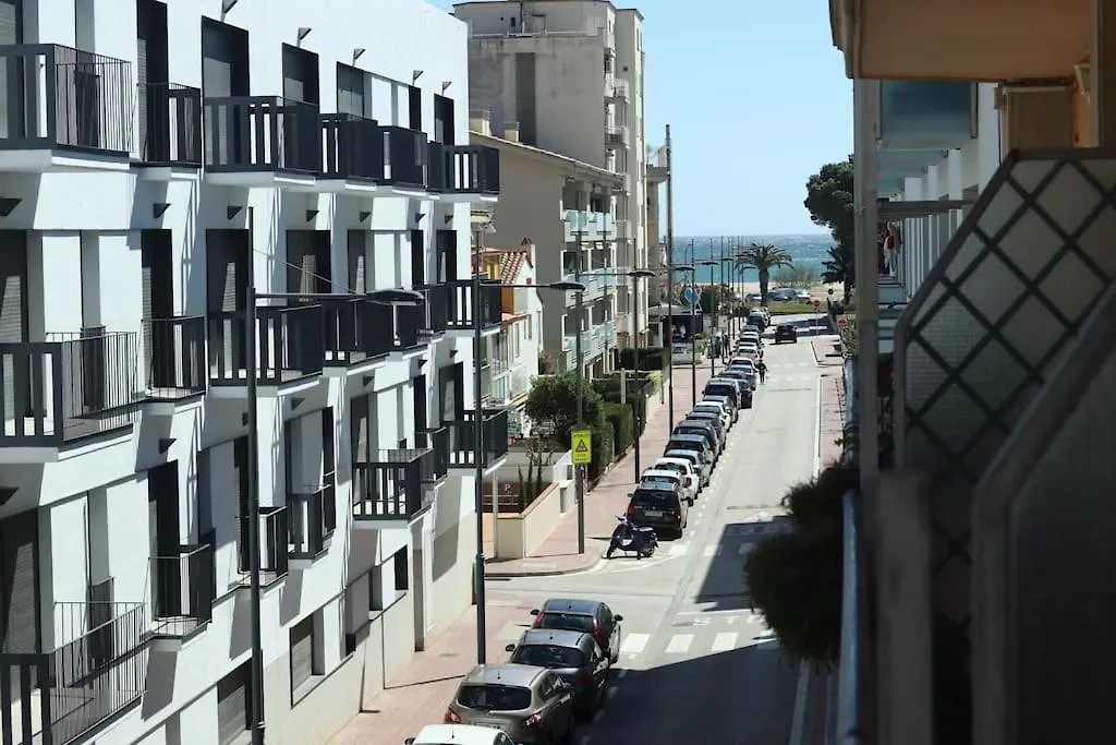 הקונטקטים של Apartamento A 100 M De La Playa!
